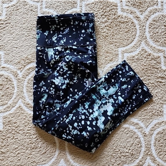 lululemon athletica Pants - 💜 Lululemon Fast & Free Crop II 19" Nulux Size 8 in Pixel Haze Multi Black EUC